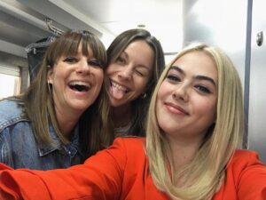 McKaley Miller Instagram - I looooooove these humans !!!!!!!!!! making me look fab for press day 1!!!♥️❤️♥️❤️ #MAmovie MAY 31st!!!! 😬😬😬💖😎😈🕺🏻😏♥️❤️