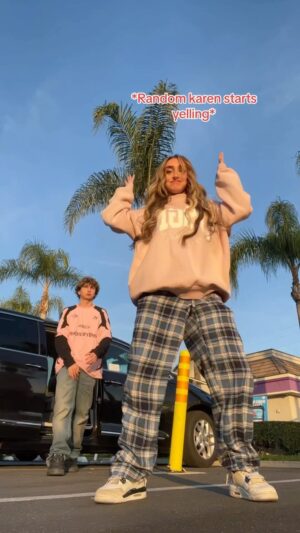 McKenzi Brooke Instagram - Can you guess what happened next?!😳 #dance #reels #streetdance #randompeople #karen #party