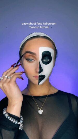 McKenzi Brooke Instagram - This is my new favorite Halloween makeup look😍🎃 #makeup #tutorial #halloween #halloweenmakeup #ghostface #scream