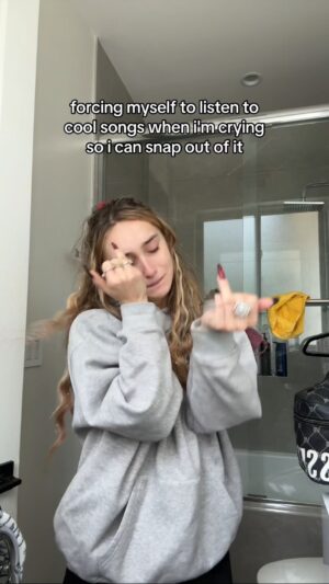 McKenzi Brooke Instagram - Dancing through the pain 😂😭 #fu #cry #relateable #dance #emotional