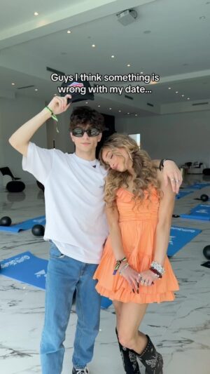 McKenzi Brooke Instagram - Ummm slay i guess😅💅 @guessjeans @higherdose @nickbencivengo #coachella #dance #relateable #comedy #fake #GUESSJEANScompound