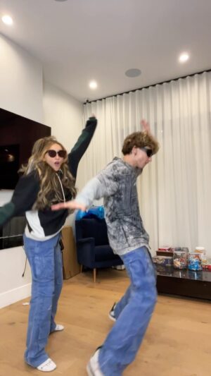 McKenzi Brooke Instagram - FIREBALL!! 🔥🔥🔥 #dance #pitbull #mrworldwide #fireball #siblings #siblinggoals