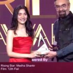 Medha Shankar Instagram - It was red…🥀 Thankyou, @cnnnews18 #ReelShowshaAwards for ‘The Rising Star’ award for ‘12th Fail’. Truly means a lot💫 . . . . Gown : @houseofcb Jewellery : @diaidesigns @offbeatmediain Heels : @oceedeeshoes Style : @khyatibusa Fashion Assistant : @riddhidoshi01 HMU @makeupwali @hairbysurekhan 📸 @siddhant_singhvi