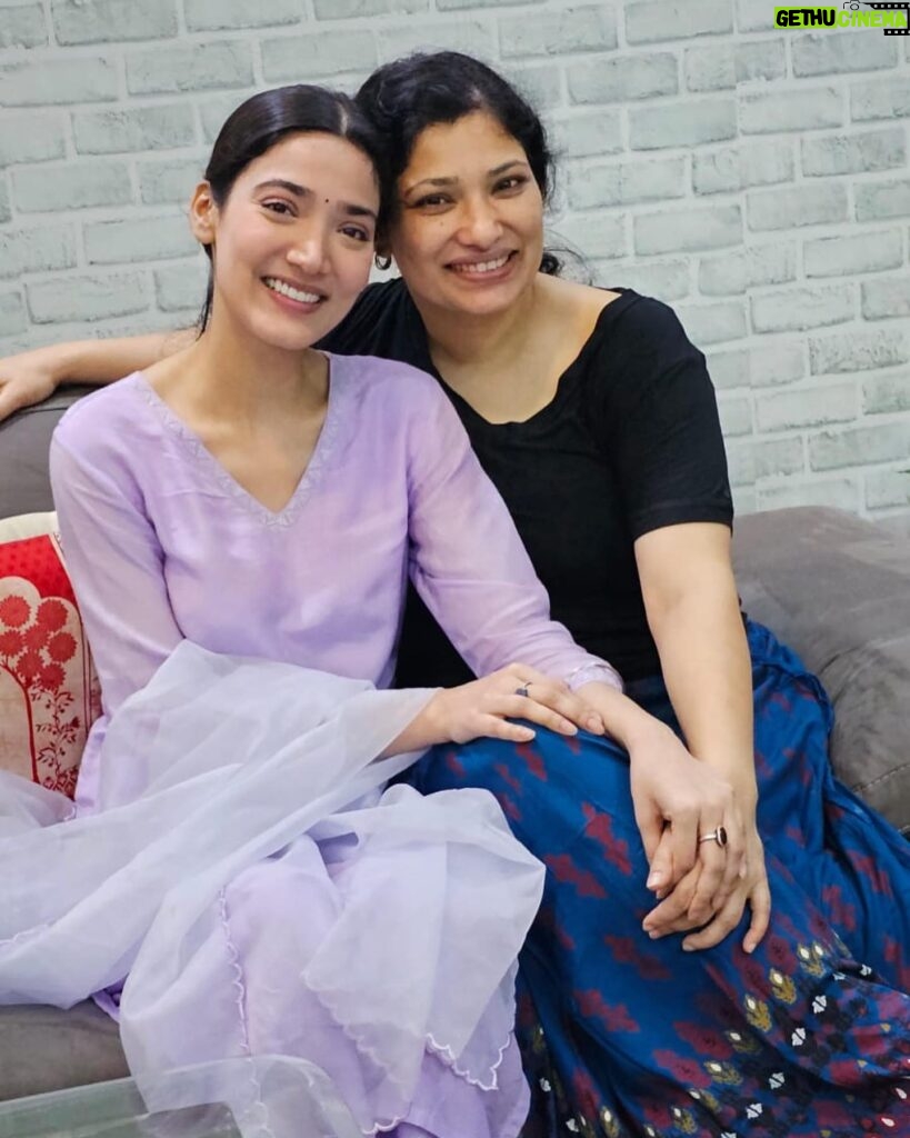 Medha Shankar Instagram - For years a poem has resonated with me and then I met you, Shraddha ma’am. Someone who holds true to each and every word of it. ‘I want to apologise to all the women I’ve called pretty before I’ve called them intelligent or brave. I’m sorry I made it sound as though something as simple as what you’re born with is the most you have to be proud of, when your spirit has crushed mountains. from now on I will say things like, you’re resilient or you’re extraordinary. not because I don’t think you’re pretty, but because you’re so much more than that.’ -Rupi Kaur Shraddha Ma’am, You are that rare person, whose pure aura and strong character precedes her beauty, success and everything else. I feel fortunate that through ‘12th Fail’ I got the opportunity to know you so deeply that I will always carry a part of you in my heart now. Every time someone asks me “Are you anything like the character Shraddha”, I am flooded with emotions and can talk endlessly about what an incredible woman you are; how you have inspired me and how I’m merely trying to be more like you everyday. Your soft heart and nerves of steel is what makes you, you! To be an incredible soul, a successful woman and a silent force behind the man you love- it’s what dreams and films are made of! Thank you for leaving a strong imprint on my life and making an entire generation believe in the power of true love. “Ek Shraddha toh main bhi deserve karta hun”- this meme has gone viral for all the right reasons. Insan ki life mein ek ‘Shraddha’ ho toh vo kya nahi kar sakta! Thank you for being such a strong source of inspiration for me and many others. I love you. Aapki choti Behen for life, Medha Shankr @shraddha.jsharma @drmanoj_kumarsharma.ips