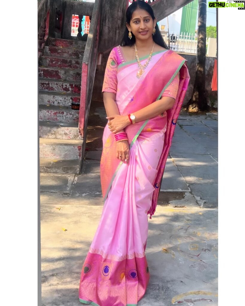 Meena Vasu Instagram - Meenavasu garu in one of our pastel shade Pure silk Gadwal saree with turning border! Just looking gorgeous…