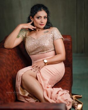 Meera Vasudevan Instagram - @officialmeeravasudevan 🍁

@grihalakshmi_ 

@sumeshmohanphotography 

#fashionphotography #magazine #magazineshoot #celebrity #fashion #godox #portraitphotography #malayalamcinema #mollywoodactress #mollywood #grihalakshmi officialmeeravasudevan