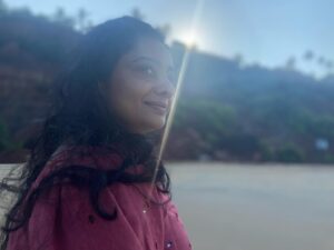 Meera Vasudevan Instagram - How many of you love the sun and the sea? 
The incessant waves resonate with the tumbling thoughts in our minds that finally fall and break on the soul of the beach and expose themselves for what they are…just foam! 
Better to live , love, give and get peace and connect to your inner and outer nature as often as you can! The silence of the heart and the mouth are far more powerful than mindless restless action of the ‘wave’ring mind! 
Here’s to finding your peace like I do ❤️
Wishing you all a wonderful festive season!
#festiveseason #meeravasudevan #actormeeravasudevan #actressmeeravasudevan #meeravasudev #sunandsurf #beach #peace #grace #fresh #sunset #silence #love #blessed