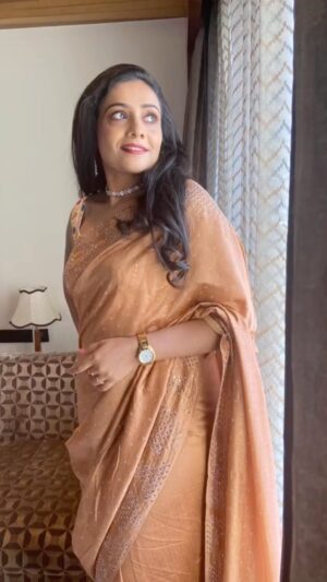 Meera Vasudevan Instagram - This graceful makeover for #asianettelevisionawards2022  tonight… I love pastels and I put on a little something to highlight my gorgeous tattoo (by @mesmerizink ) 
The clothes were designed and styled by my best friend and manager Supriya @vinodsupriya - a pro at styling stars for decades . Supriya and I aimed at matching attires for me and my son for the very first Awards event for Ariha. 

My Make up and hair by Karthika @makeover_by__nila_karthika_ 

To have the best, you must believe you are among the best ❤️ 

#meeravasudevan #actormeeravasudevan #actressmeeravasudevan #makeover #asianettelevisionawards2022 #beautiful #graceful #kudumbavilakku