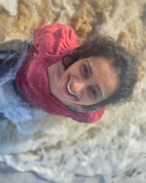 Meera Vasudevan Instagram - A splash of salt and sea… ! 
Do you love the fresh salty breeze on your face and the joy of unpredictable waves throwing you around? 
I think, Life’s a little like that -with its joys and sorrows- and all the deep feeling , living and loving that come with it… 
You have to feel life to actually live it, rather than just run through it!! 
#saltandsea #sea #waves #fresh #meeravasudevan #actormeeravasudevan #actressmeeravasudevan #meeravasudev #adayatthebeach #blessed #grateful #happy