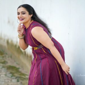 Meera Vasudevan Instagram - @officialmeeravasudevan ♥️

Shoot for asianet start music aaradhyam paadum season 5

Mua : @unnimaaya_das 
 : @unnimaya_the_artist 

Hair : @makeover_by__nila_karthika_ 
 : @karth_ika_seemon04 

Snap📸 : @shamnad_mattaya_ 

Costume courtesy : @byhand.in ♥️

Spcl thanks to : @bhasker_aravind 

Manager : @vinodsupriya
