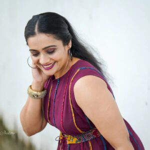 Meera Vasudevan Instagram - @officialmeeravasudevan ♥️

Shoot for asianet start music aaradhyam paadum season 5

Mua : @unnimaaya_das 
 : @unnimaya_the_artist 

Hair : @makeover_by__nila_karthika_ 
 : @karth_ika_seemon04 

Snap📸 : @shamnad_mattaya_ 

Costume courtesy : @byhand.in ♥️

Spcl thanks to : @bhasker_aravind 

Manager : @vinodsupriya