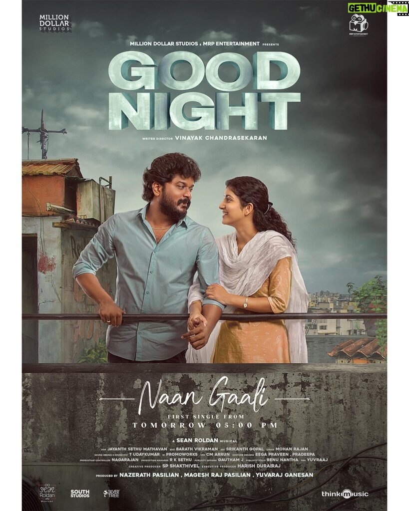 Meetha Raghunath Instagram - Get ready to enjoy the fondness of love through the breezy #NaanGaali, the first single from #GoodNight releasing tomorrow at 5PM 🥁🥳 A @rseanroldan Musical !! Lyrics @mohanrajan_lyrici #Thesnoringfilm @manikabali87 @the.meethling @vinayak_chandrasekaran @rameshthilak @yuvraj_ganesan @mageshraj @million_dollar_studios & @mrpentertainments @thinkmusicofficial @sp_shakthivel @jayanthsm @barathvikramanks @eega_praveen #Srikanthgopal #Balajisakthivel @dirbucks @harish_durairaj