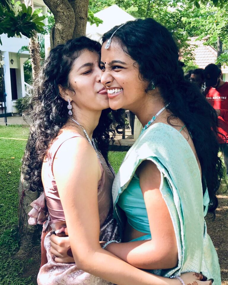 Meetha Raghunath Instagram - I love vegetarian maki! When I eat a maki roll it goes straight to my heart and fills it with overwhelming joy. This is my sister. And I love her more than the maki experience that I have just described. Every time I see her or think about her, my heart pongifies with love and happiness 🌝 Happy belated birthday Unni :* 나 너 사랑해 ♥️ P.S. Pongifies is Tanglish for overflows. And Tanglish is Tamil English. Now I’m not sure if the post is about my love for her or our love for food. Kbye :)