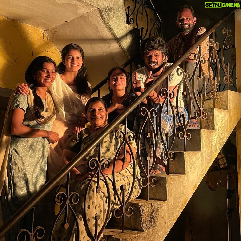 Meetha Raghunath Instagram - ஒரு குடும்பம்… எங்கள் குடும்பம்… ‘GOOD NIGHT’ in theatres near you ♥️ @manikabali87 @the.meethling @vinayak_chandrasekaran @rseanroldan @rameshthilak @dr_raichal @yuvraj_ganesan @arthi_achadamol @mageshraj @million_dollar_studios & @mrpentertainments @thinkmusicofficial @sp_shakthivel @jayanthsm @barathvikramanks @eega_praveen #Srikanthgopal #Balajisakthivel @dirbucks @harish_durairaj @benunantha