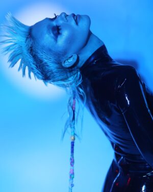 Meg Myers Instagram - News can’t teach us what we know inside
It’s a love vibration, can’t keep it confined
ETernal beings, we cannot comply 
So we’ll rise and shine our lights

~They’ll fill our minds with dis-ease if we let em~

@nashavefun 📸
@faradene 💋
@branden.ruiz 🧢