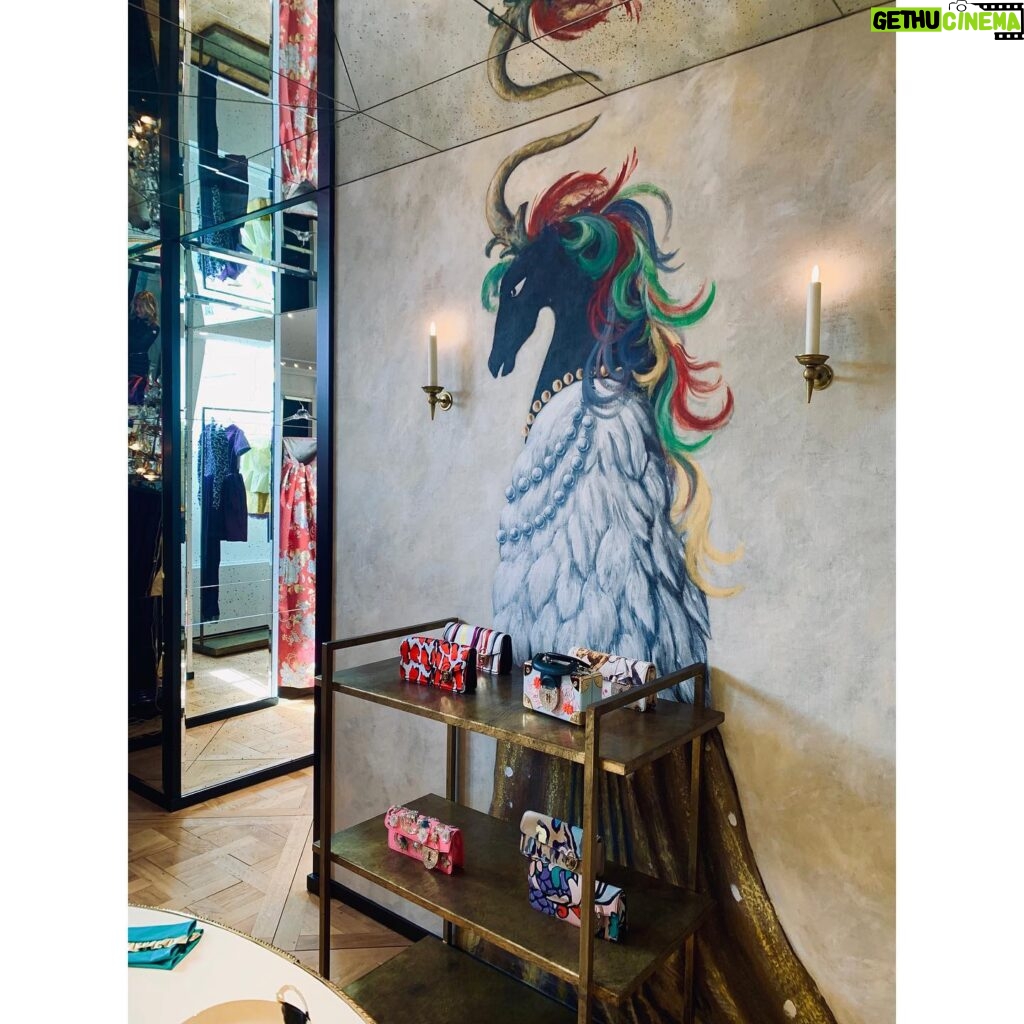 Meg Ryan Instagram - The magical Schiaparelli Atelier yesterday... @schiaparelli