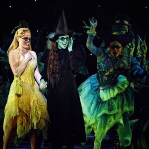 Megan Hilty Instagram - happy october! who’s ready for spooky season? 🧙🏻‍♀️💚
