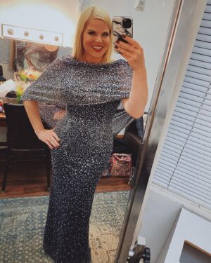 Megan Hilty Instagram - NYC! Thank you for the amazing welcome! Night 1 of shows at @54below  was all I was hoping it’d be! I’ll see you guys tonight. ✨ #LinkInBio for last minute tickets.