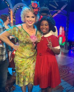 Actress Megan Hilty HD Instagram Photos and Wallpapers April 2022