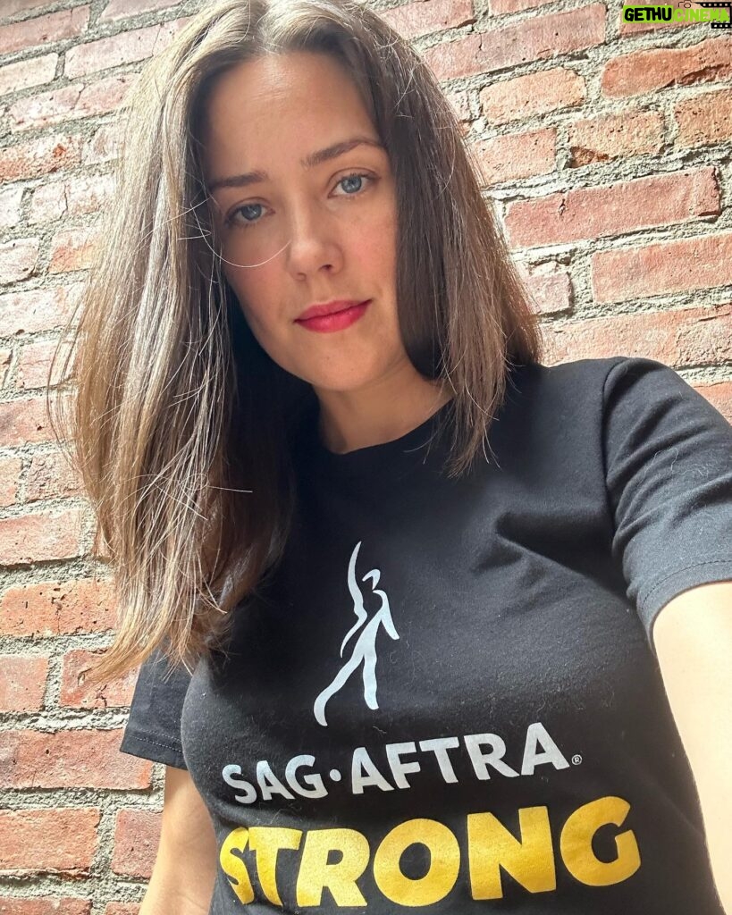 Megan Boone Instagram - @sagaftra 💪 The show does not go on without us. #sagaftrastrike #sagaftrastrong #sagaftra