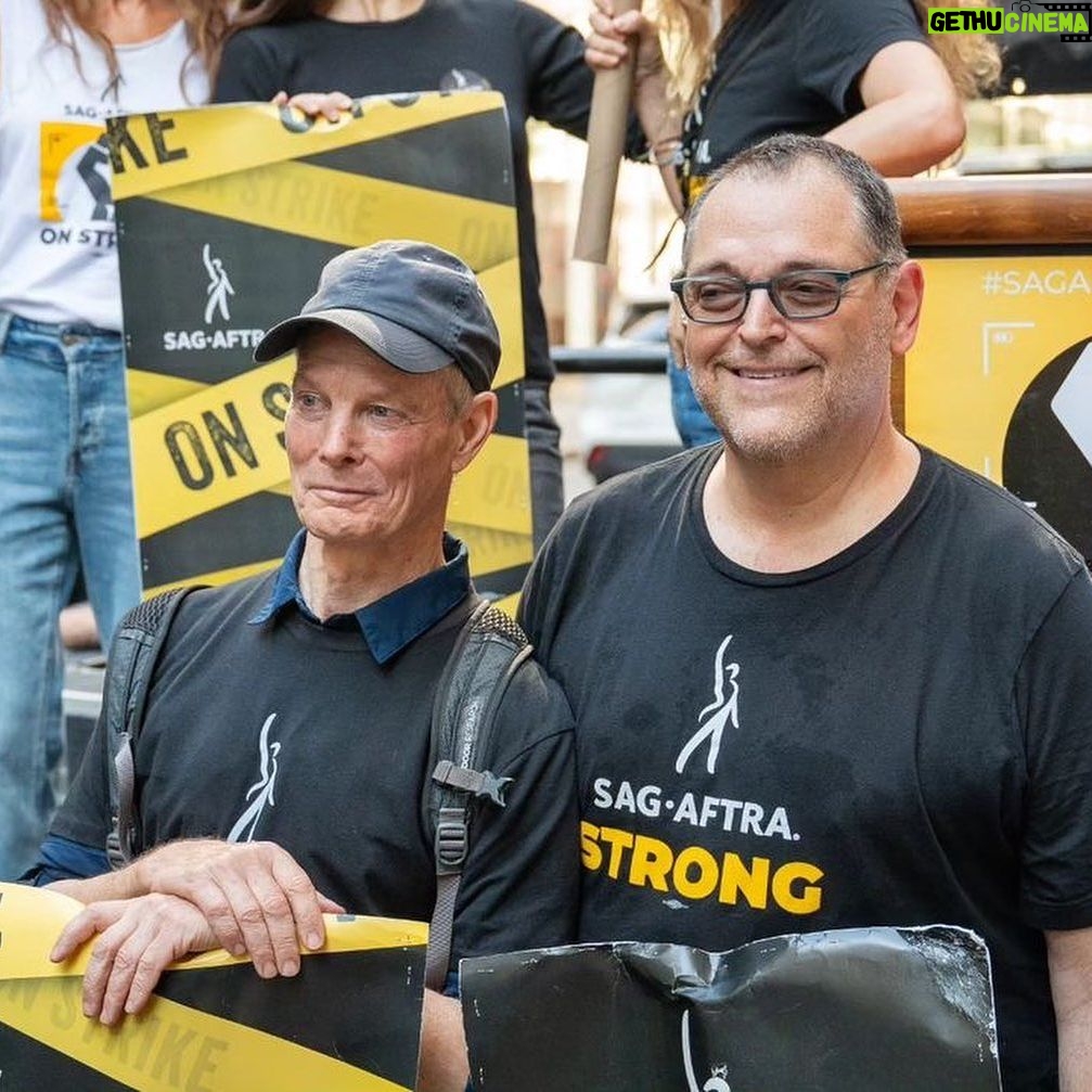 Megan Boone Instagram - Seeing all of your extraordinary faces, sometimes familiar, sometimes an old acquaintance in the crowd, fills my whole heart & soul. I’m really proud to be among you. Sappy, but true, I love the actors on the line. #sagaftra #sagaftrastrong #sagaftrastrike #sagaftramember @sagaftra