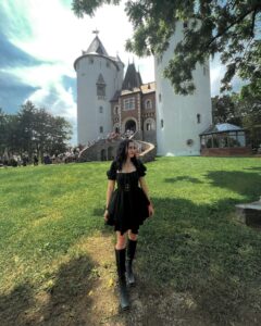Megan Nicole Instagram - huzzah! first ren faire ✔️ Ate fried food, saw a castle, and used a bow and arrow for the first time (which went about as well as it does in skyrim for me). Overall, I’d say today doth slayeth