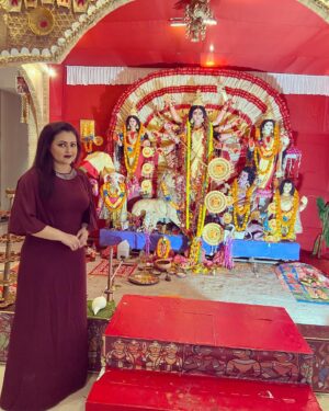 Megha Ghosh Instagram - 𝗛𝗼𝗽𝗲 𝗘𝘃𝗲𝗿𝘆𝗼𝗻𝗲’𝘀 𝗗𝘂𝗿𝗴𝗮 𝗣𝘂𝗷𝗮 𝗪𝗲𝗻𝘁 𝗪𝗲𝗹𝗹.. 𝗛𝗲𝗿𝗲’𝘀 𝗠𝘆 𝗦𝗮𝗽𝘁𝗮𝗺𝗶 𝗗𝗮𝘆 𝗣𝗶𝗰.. 𝗠𝗮𝘆 𝗠𝗮𝗮 𝗗𝘂𝗿𝗴𝗮 𝗞𝗲𝗲𝗽 𝗦𝗵𝗼𝘄𝗲𝗿𝗶𝗻𝗴 𝗛𝗲𝗿 𝗕𝗹𝗲𝘀𝘀𝗶𝗻𝗴𝘀 𝗢𝗻 𝗨𝘀 🙏🌸🪔. 

*
*
*
*
*
*
*
*
*
*
*
*
*
*
*
*
*

#kolkatagirl #kolkatagirl💃❤️ #kolkataphotography #kolkatablogger #kolkatabuzz #kolkatablogger #kolkata_igers #kolkatacity #kolkatasutra #kolkatafashion #kolkatafashionblogger #kolkatafashionmodel #kolkatalove #kolkatagram❤ #kolkatamodels #kolkataactor #bengali #bengaligirl❤️ #bonggirl #bongbeauties #bonglife #bongcrush #bongqueen #bonglove #bongcalcutta #calcuttacanvas #calcuttainstagrammers  #bengalipride ❤️ #MeghaGhosh ♥️♥️♥️.
