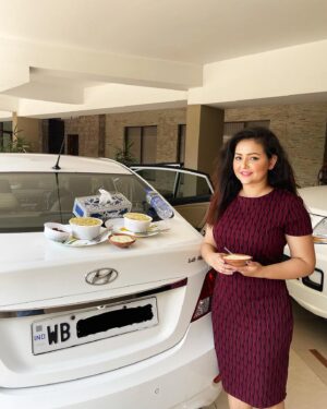 Megha Ghosh Instagram - 𝗧𝗵𝗶𝘀 𝗣𝗶𝗰 𝘄𝘀 𝗧𝗮𝗸𝗲𝗻 𝗕𝗮𝗰𝗸 𝗶𝗻 𝟮𝟬𝟮𝟬 𝗗𝘂𝗿𝗶𝗻𝗴 𝟭𝘀𝘁 𝗟𝗼𝗰𝗸𝗱𝗼𝘄𝗻,𝗪𝗲𝗻 𝗚𝘂𝗲𝘀𝘁 𝘄𝗲𝗿𝗲 𝗻𝗼𝘁 𝗔𝗹𝗹𝗼𝘄𝗲𝗱 𝗨𝗽𝘀𝘁𝗮𝗶𝗿𝘀 & 𝗥𝗲𝘀𝘁𝗮𝘂𝗿𝗮𝗻𝘁𝘀 𝗵𝗮𝗱 𝗼𝗻𝗹𝘆 𝗧𝗮𝗸𝗲 𝗮𝘄𝗮𝘆 𝗦𝗲𝗿𝘃𝗶𝗰𝗲 𝗢𝗻! 𝗦𝗼 𝗠𝘆 𝗙𝗿𝗶𝗲𝗻𝗱 & 𝗜 𝗵𝗮𝗱 𝗧𝗵𝗶𝘀 𝗨𝗻𝗱𝗲𝗿 𝗦𝗸𝘆 𝗟𝘂𝗻𝗰𝗵! 𝗧𝗵𝗼𝘀𝗲 𝘄𝗲𝗿𝗲 𝗧𝗵𝗲 𝗗𝗮𝘆𝘀!🙄

𝗙𝗼𝗼𝗱 𝗖𝗼𝘂𝗿𝘁𝗲𝘀𝘆 @_arsalan_biryani_ . 
𝗕𝗶𝗿𝗶𝘆𝗮𝗻𝗶,𝗖𝗵𝗮𝗻𝗽 & 𝗙𝗶𝗿𝗻𝗶 😬.

.
.
.
.
.
.
.
.
.
#MeghaGhosh ❤️