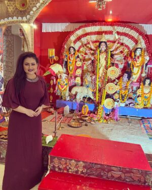 Megha Ghosh Instagram - 𝗠𝗮𝘆 𝗠𝗮𝗮 𝗗𝘂𝗿𝗴𝗮 𝗚𝗶𝘃𝗲 𝗨𝘀 𝗧𝗵𝗲 𝗣𝗼𝘄𝗲𝗿 𝗧𝗼 𝗙𝗶𝗴𝗵𝘁 𝗔𝗴𝗮𝗶𝗻𝘀𝘁 𝗧𝗵𝗲 𝗘𝘃𝗶𝗹 🪔🌸🙏.

*
*
*
*
*
*
*
*
*
*
*
*
*
*
*
*
*

#kolkatagirl #kolkatagirl💃❤️ #kolkataphotography #kolkatablogger #kolkatabuzz #kolkatablogger #kolkata_igers #kolkatacity #kolkatasutra #kolkatafashion #kolkatafashionblogger #kolkatafashionmodel #kolkatalove #kolkatagram❤ #kolkatamodels #kolkataactor #bengali #bengaligirl❤️ #bonggirl #bongbeauties #bonglife #bongcrush #bongqueen #bonglove #bongcalcutta #calcuttacanvas #calcuttainstagrammers  #bengalipride ❤️ #MeghaGhosh ♥️♥️♥️.