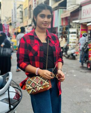 Megha Mahesh Instagram - Malayalee from Bangalore ❤️
.
Ps. I didn’t steal anyone’s shirt, if ykyk 😜😜 
True fans of #mizhirandilum find it out 🤓❤️ 
.
.
.
.
.
 .
.
.
.
.
.
.
.
.
.
.
.
.
.
.
.
.
.
.
.
.
.
.
.
.
.
.
.
.
.
 - [ ] #meghamahesh #reels #reelsinstagram #instagram #trending #viral #explore #love #instagood #explorepage #tiktok #reelitfeelit #india #follow #photography #sanjulachu💕 #reel #instadaily #reelsvideo #likeforlike  #like #fashion #memes #foryou #reelkarofeelkaro #music #insta #instagramreels #lachu