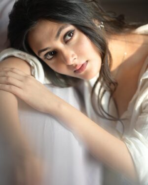 Megha Chowdhury Instagram - Living life on the sunny side up 💃🏻