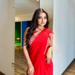 Megha Daw Instagram - 👀🌹 Outfit : @sampurna_dey_100 💄 @bhagyashree_deb #ankhiyaangulaab #saree #meghadaw
