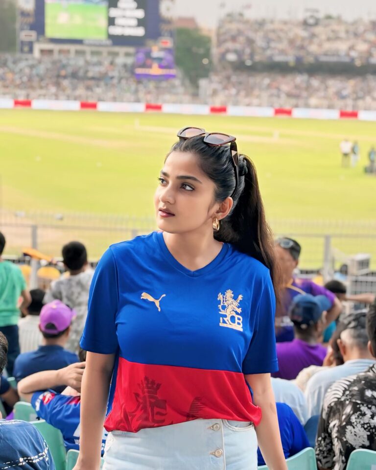 Megha Daw Instagram - ♥️ :) 📸 @saikatdutta__official 💫 @royalchallengers.bengaluru @pumaindia @iplt20 @virat.kohli #matchday #kingkohli #rcb #playbold #onelove #rcbianforever #meghadaw #ipl2024 #rcbvskkr #edengardens