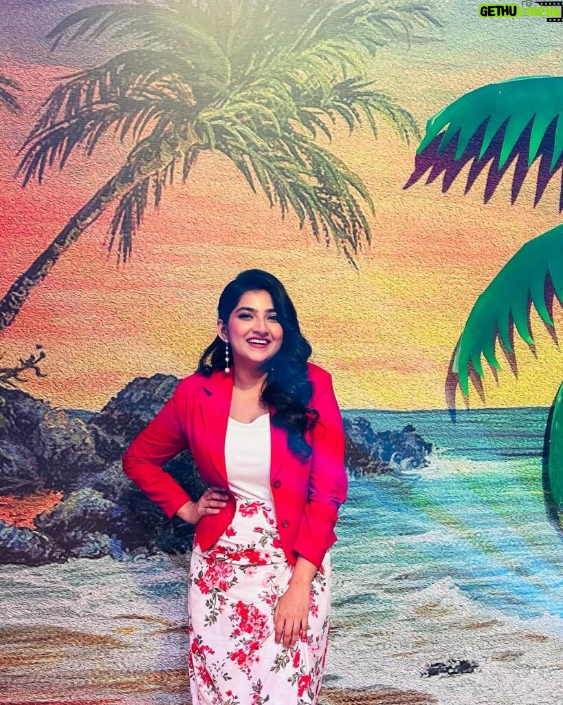 Megha Daw Instagram - ♥️ #summerhullor #starjalsha #mandy #meghadaw #kothha