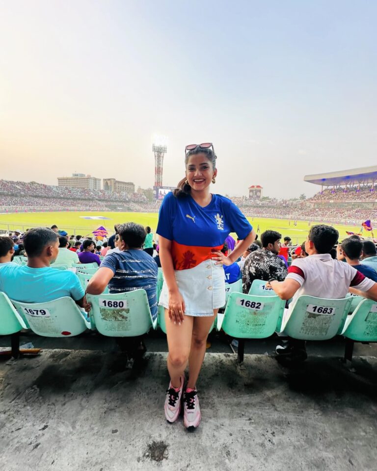 Megha Daw Instagram - ♥️ :) 📸 @saikatdutta__official 💫 @royalchallengers.bengaluru @pumaindia @iplt20 @virat.kohli #matchday #kingkohli #rcb #playbold #onelove #rcbianforever #meghadaw #ipl2024 #rcbvskkr #edengardens