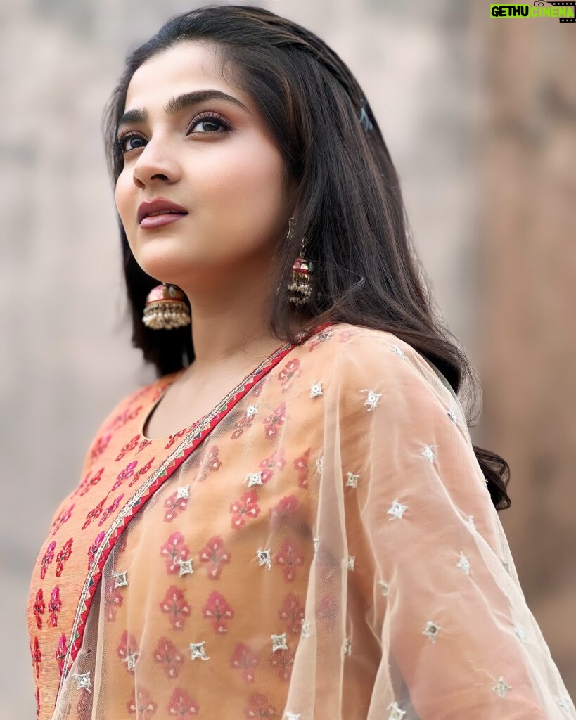 Megha Daw Instagram - 📸 @priyankabanerjee.official dii 💛 Styled by: @basusampurna diii 🧡 #meghadaw #instadaily #mandy #ethnicwear