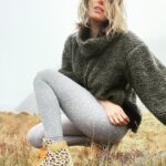 Meghan Ory Instagram - Not an ad but obsessed with these @diemmefootwear boots. #roar