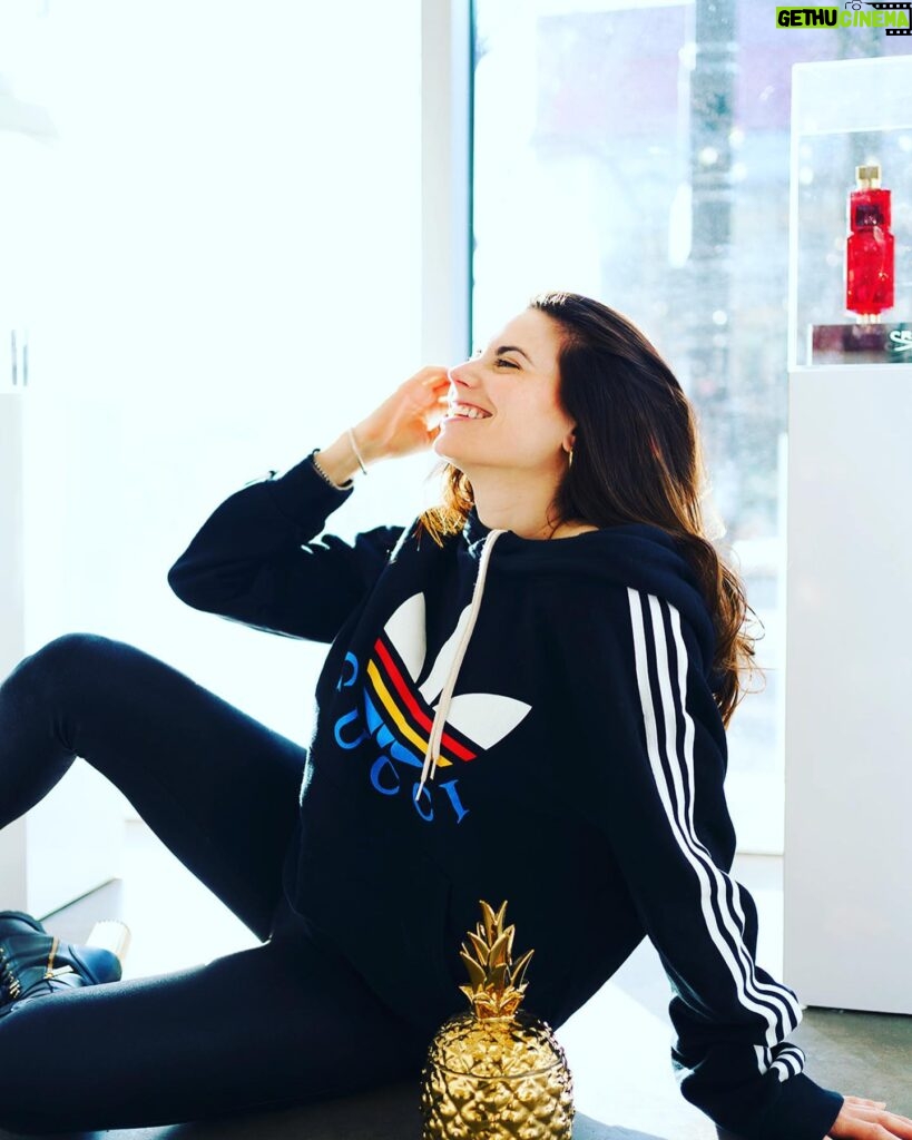 Meghan Ory Instagram - I like pineapple. #gucci #istolemyhusbandssweater #😉 @maggiedixon 📷 —-someone needs to teach me how to do the internet