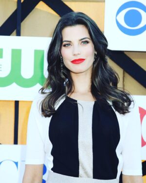 Meghan Ory Thumbnail - 15.1K Likes - Top Liked Instagram Posts and Photos