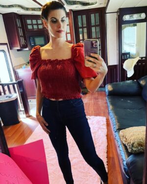 Meghan Ory Thumbnail - 24.4K Likes - Most Liked Instagram Photos