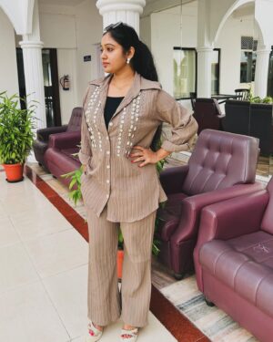 Meghna Vincent Instagram - “Whatever you are, be a good one “🤍
Costume by @western_lady_ 
Earring by @newlookbeautycollections