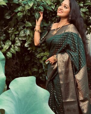 Meghna Vincent Instagram - “The charm of Pattu saree never fades away “
Costume by @zilabystephy 
Ornaments @newlookbeautycollections