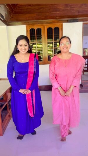 Meghna Vincent Instagram - With my mom #momdaughter#dance