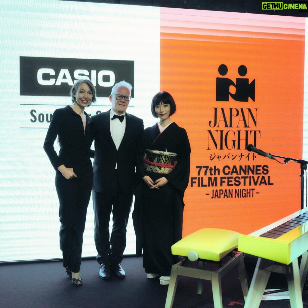 Megumi Instagram - カンヌ国際映画祭にてJAPANNIGHTを開催いたしました。 こちらは、日本の映画を世界に届ける事を目的とした物です。 日本で活躍する監督の方々のスピーチやノミネートされた方々の登壇、ピアノの演奏や日本の曲を織り込んだDJタイムなどを行いました。 この場所での縁で新しい何かが生まれますように🙏 お越し頂いた皆様ありがとうございました！ そして、スタッフの皆様心からありがとうございました。 感謝しています。 また来年🇫🇷 @japan_night_org photo by @rakutomakino @yusukekinaka We held JAPANNIGHT at the Cannes Film Festival. The purpose of this is to bring Japanese movies to the world. I gave speeches by directors who are active in Japan, appeared on the platform of nominated people, played the piano, and DJ time that incorporated Japanese songs. I pray that something new will be born in this place 🙏 Thank you all for coming! "Also, I would like to thank all the staff from the bottom of my heart." See you next year🇫🇷