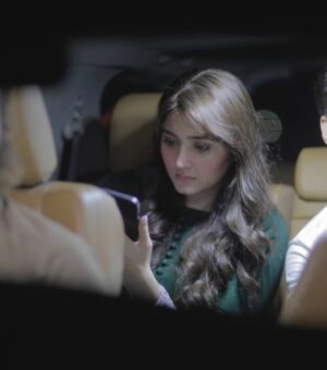 Mehreen Jabbar Instagram - A night behind the scenes of Jurm, coming soon on @harpalgeotv  @jamilalvi @farihaafzalkhan @_shafiafalak_ @kumailhussainrizvi @wahaj.official @durefishans @vajdance @shah_yasir1 @7thskyentertainment photos by @kohim