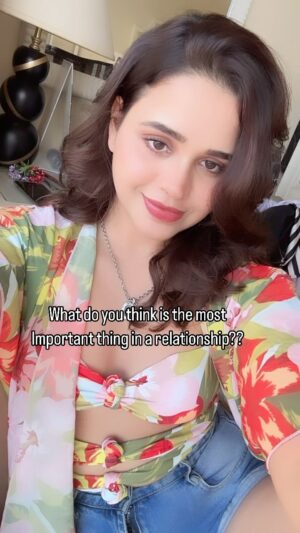 Mehtab Mirza Instagram - Hahahaa 😛🤣
.
.
.
.
.
.

.#fyp #trend #trendingreels #explore #explorepage #reels #foryourpage