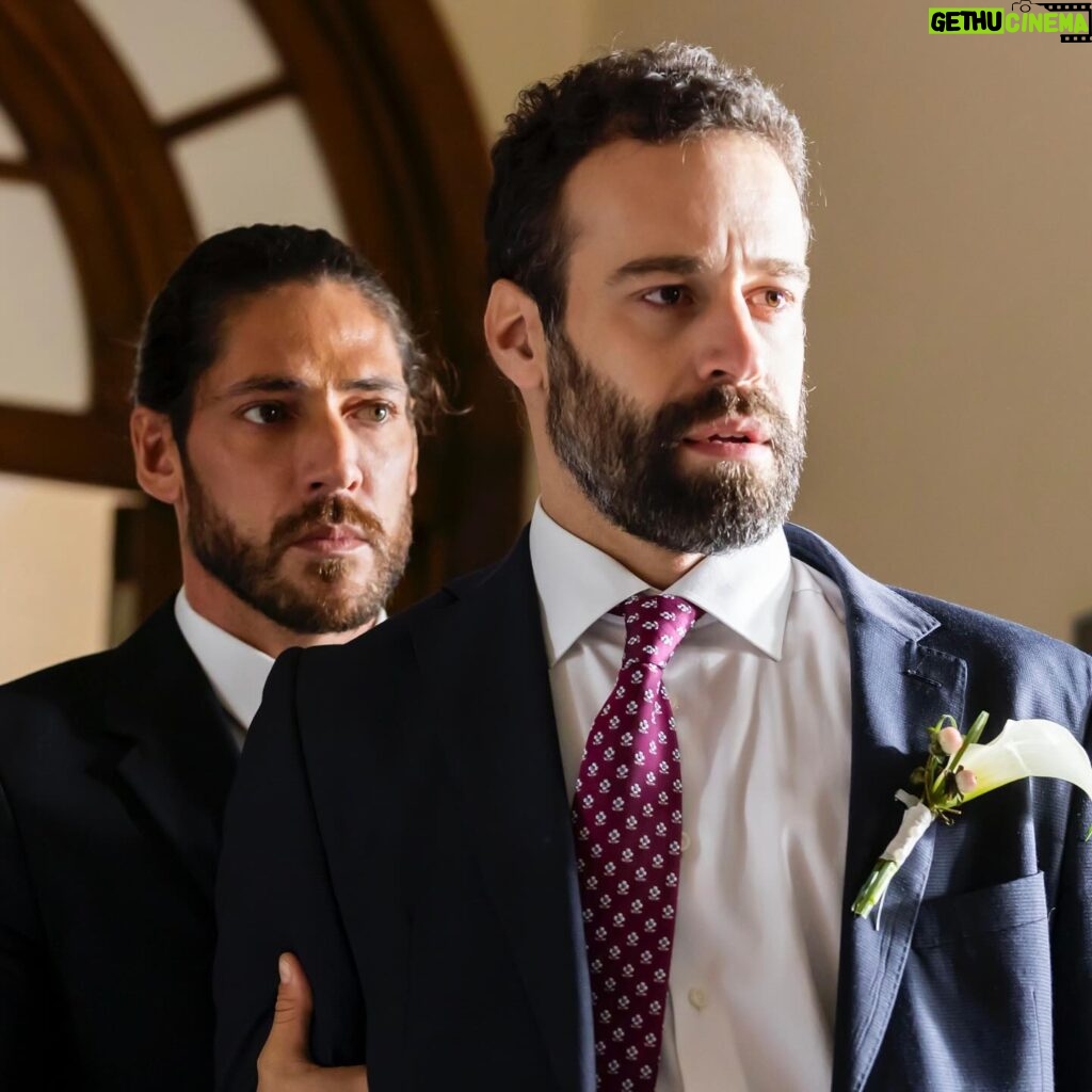 Melânia Gomes Instagram - 𝗣𝗔𝗣𝗘𝗟 𝗣𝗥𝗜𝗡𝗖𝗜𝗣𝗔𝗟 | Que escândalo! O casamento da Daniela e do Pedro vai terminar da pior forma… O que terá acontecido? 😱💔 #sic #sicnovelas #novelas #papelprincipal #ficcao #episodio #casamento #cerimonia #escandalo #agressao #noivos