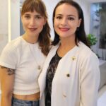Mel Lisboa Instagram - Carnaval acabou e a realidade vem se debruçando. Hora de se cuidar, meu povo! 💁‍♀️😌 E ela, minha dermatologista @maira_astur , tem sido fundamental para a saúde e beleza da minha pele. 🫶 Quanto antes a gente começar a se tratar, melhor. Assim, conseguimos fazer tratamentos preventivos, que são menos arriscados e geram resultados naturais ✨️ E agora vambora que o ano tá só começando 🍀💙