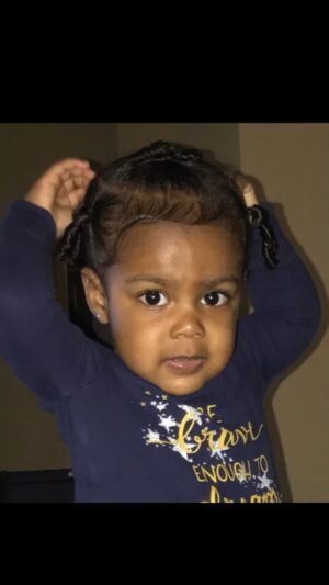 Melanie Comarcho Instagram - HELP ME WISH MY BEAUTIFUL GRANDDAUGHTER LAUREN. A. HAPPY 7TH BIRTHDAY 🎂 🥳 🎉 
#followforfollowback #mygodisamazing #myfamily