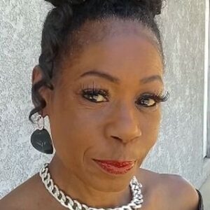 Melanie Comarcho Instagram - THANKS kECIA FOR ALL THE BEAUTIFUL CLOTHES AND JEWELRY @kekeknox #followme